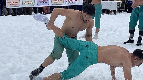 Kar üstünde Karakucak Güreşi heyecanı başladı