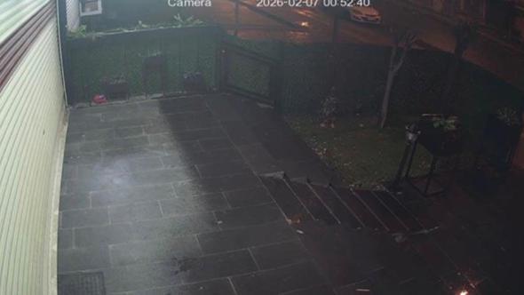 Diyarbakır'da eczaneye silahlı saldırı kamerada