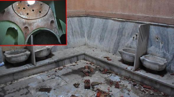 Manisa'da 6 asırlık hamamın tavanında çökme, duvarlarında yıkılma