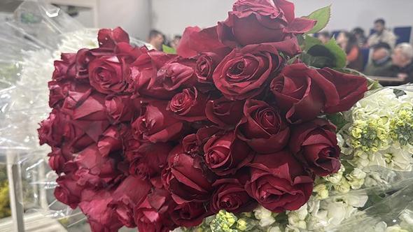 Yalova'da çiçek mezadında '14 Şubat' yoğunluğu