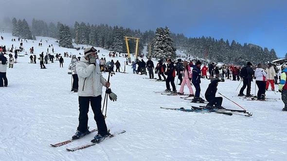 'Beyaz Cennet' Uludağ'da Sevgililer Günü yoğunluğu