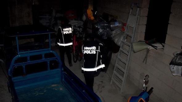 3 ilde uyuşturucu operasyonu; 40 gözaltı