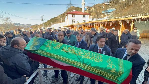 Kansere yenik düşen eski futbolcu, son yolculuğuna uğurlandı