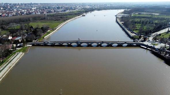Edirne’de Meriç Nehri’nde debi arttı, ‘sarı alarm’ verildi