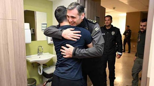 Operasyonda yaralanan özel harekat polisi taburcu edildi