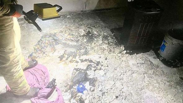 Sobadan çıkan kıvılcımlar, yangına neden oldu; 3 kişi hastaneye kaldırıldı