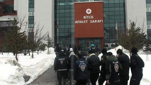 Bitlis merkezli 4 ilde yasa dışı bahis ve dolandırıcılık operasyonu; 24 tutuklama