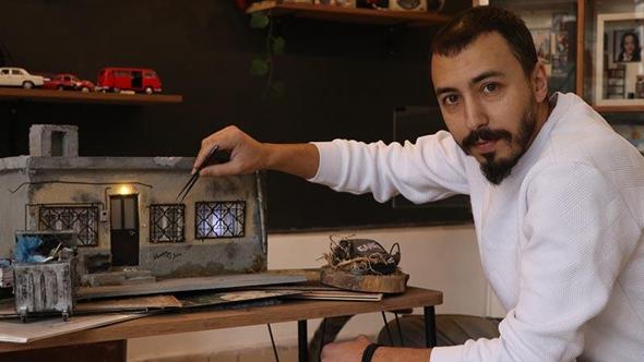 Maketlere hatıraları sığdırıyor