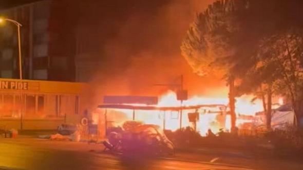 Bartın'da tatil beldesinde restoranda yangın