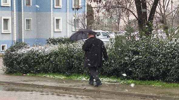 Keşan’da kar yağışı etkili oluyor