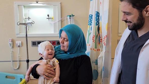 5 aylık Ömer’in erken kaynayan kafatası 3 saatlik ameliyatla düzeltildi