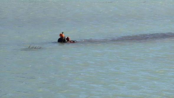 Antalya'da baskı yapıldığı ileri süren belediye işçisi Boğaçayı'na atladı