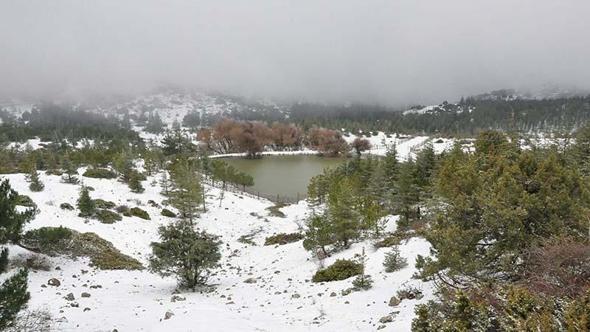 Spil Dağı, beyaz örtüyle kaplandı