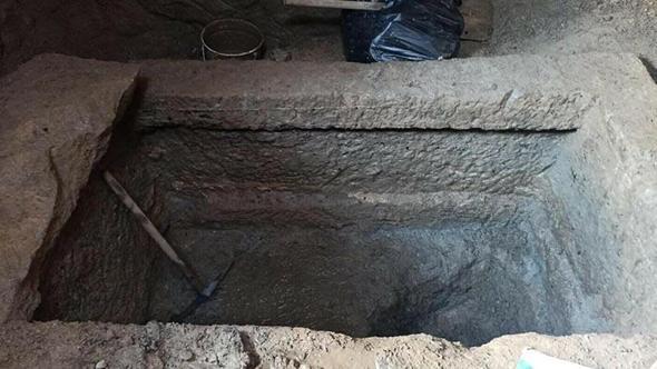 Altyapı çalışmasında lahit bulundu