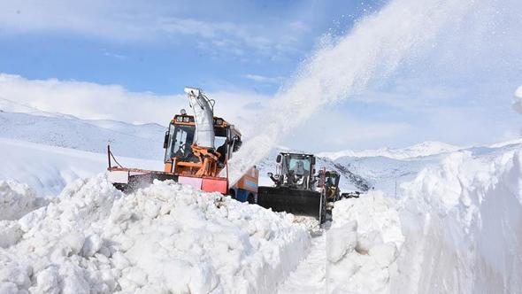 Bitlis’te bu kış, 20 bin kilometrelik yol açma çalışması gerçekleştirildi