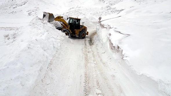 Erzurum'da 3 günde 1134 mahallenin yolu açıldı