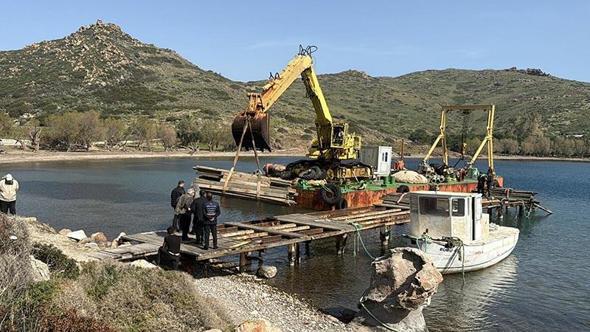 Bodrum'da kaçak iskeleler yıkıldı, karavanlar için tahliye başladı