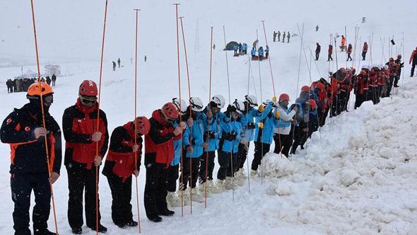 Bitlis’te 228 kişilik ekiple çığ tatbikatı