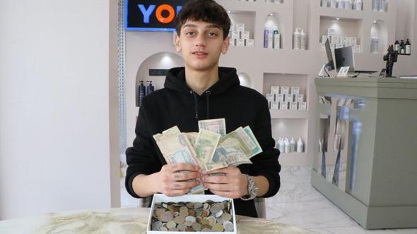 Eski para koleksiyoncusu dedesinden kalan emanetle tarihi yaşatıyor