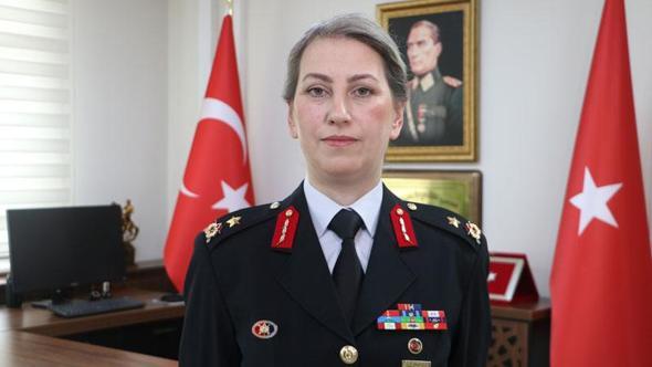 Jandarmanın ikinci kadın generali Gülden Mat Şakir: Kadınlar en zor askeri görevleri başarabilir