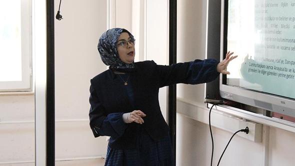 Doğuştan bedensel engelli Tuğba, azmiyle önce memur sonra öğretmen oldu