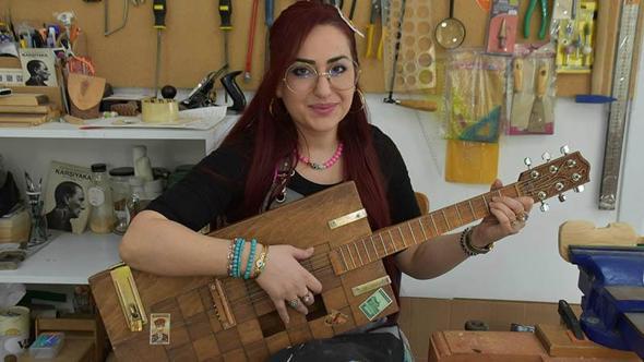 Türkiye’nin ilk diplomalı kadın kanun ustası: Gurur duyuyorum