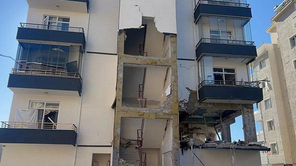 Niğde'de 16 kişinin yaralandığı patlama, binada büyük hasara yol açtı