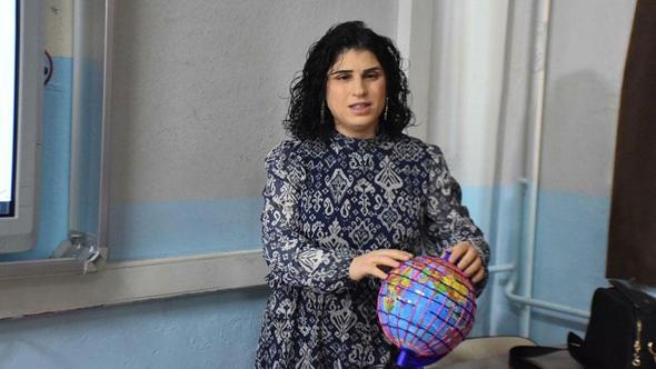 Görme engelli Seda öğretmenden 'Dünya parmaklarının ucunda' projesi