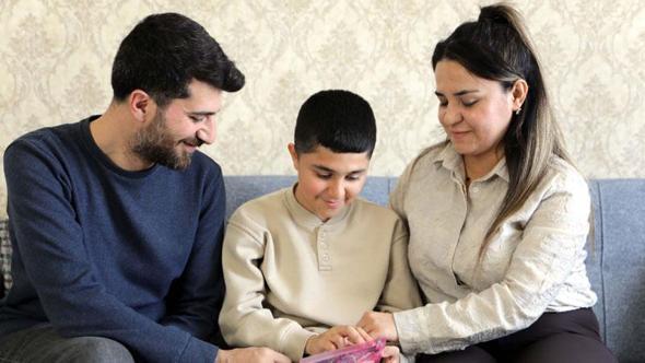 DMD'li Deniz'in annesi: Kardeşimi bu hastalığa kurban ettik, oğlumu kurban etmeyeceğiz