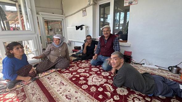 71 ve 72 yaşındaki çift, 52 yıldır engelli 3 çocuklarına bakıyor