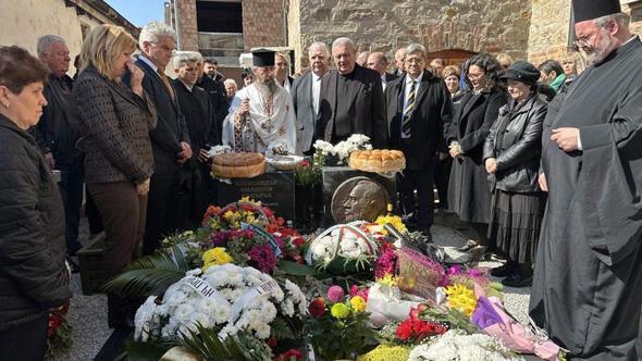 Edirne'de Sveti Georgi Kilisesi papazı Çıkırık, ölümünün 3'üncü yılında ayinle anıldı