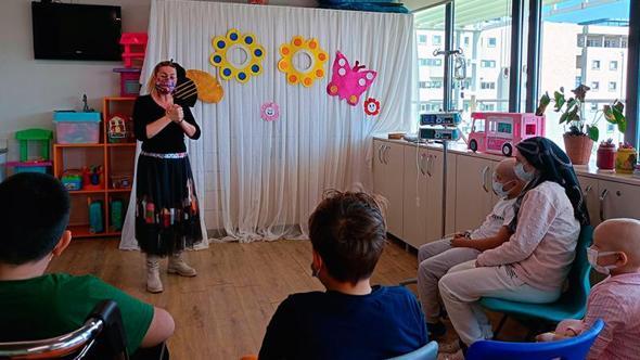 Mersin’de çocuklar masallarla 'iyileşiyor'