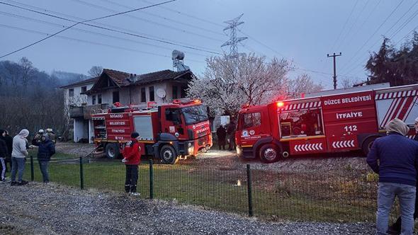 Evinde çıkan yangında dumandan zehirlenen kadın öldü