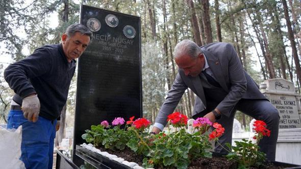 Bayram öncesi mezarlara 'görüntülü ziyaret'