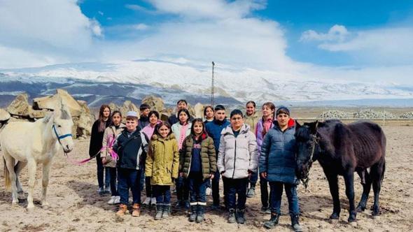 Tarihi ve doğal güzelliklerde ramazana özel ilahi seslendirdiler