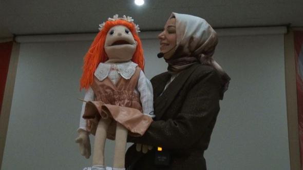 Hasret Öğretmen, 'Tarçın' ile çocukları güldürüyor