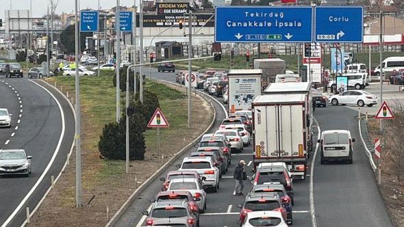 İstanbul-Tekirdağ kara yolunda araç yoğunluğu