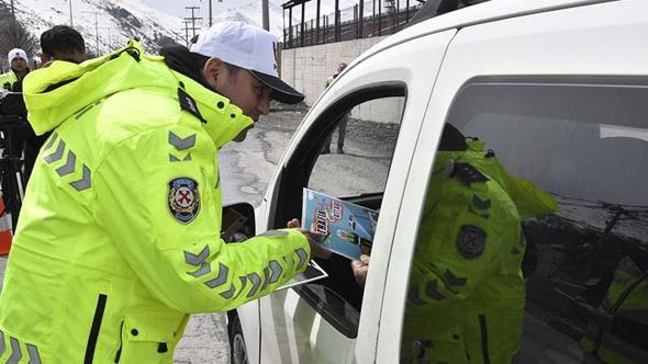 Bitlis’te trafik ekipleri, bayram öncesi denetimlerini artırdı