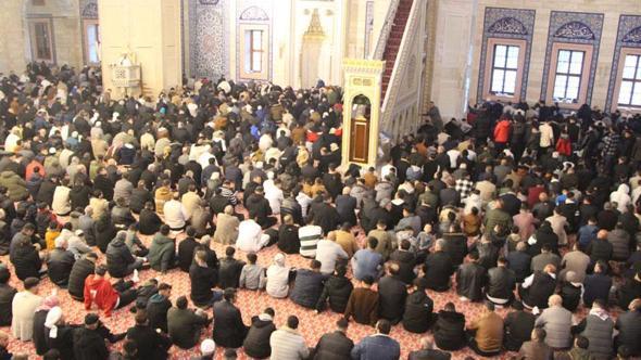 Adana'da Sabancı Merkez Camisi’nde bayram namazı kılındı