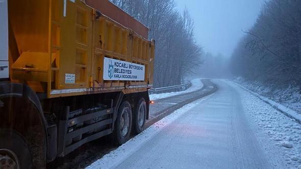 Kocaeli'nin yüksek kesimleri beyaza büründü