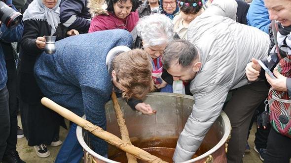 Manisa'da mesir karma töreninde izdiham