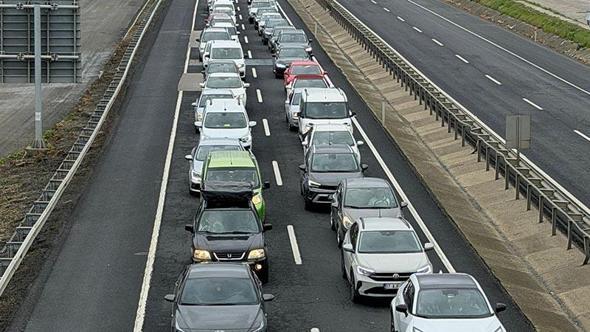 Tekirdağ-İstanbul kara yolunda araç yoğunluğu; ağır vasıtalara kısıtlama