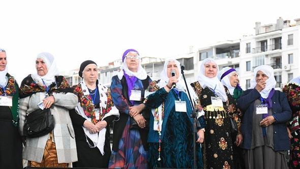 İzmir’de nevruz kutlandı