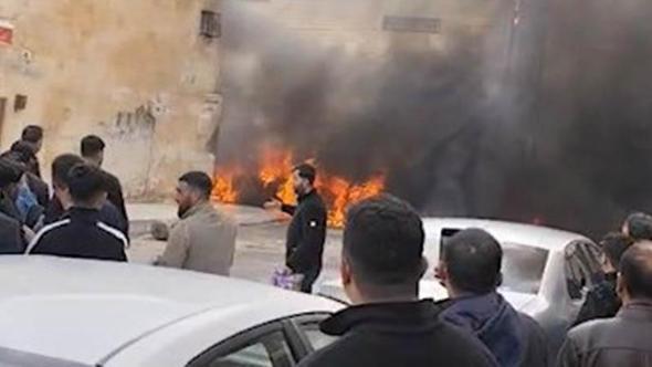 Şanlıurfa’da trafodaki patlamada park halindeki 4 araç hasar gördü