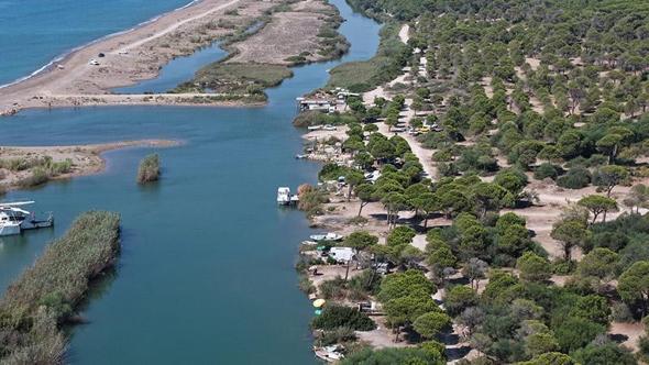 'Sahilkondu' ve barakalara yıkım süreci; lağımları nehri ve denizi kirletiyor
