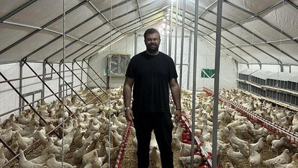 Otomobilini satıp hayali olan tavuk çiftliğini kurdu