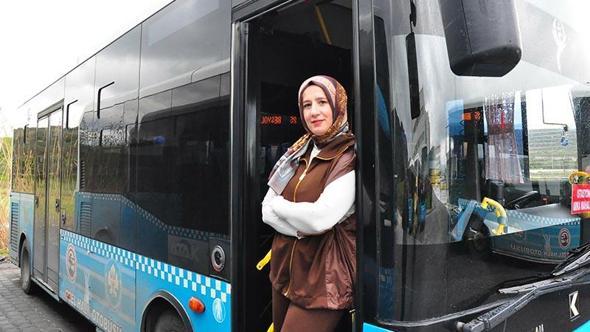 Soma'nın ilk kadın otobüs şoförü oldu