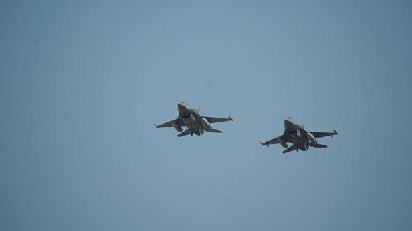 Edirne'de F-16 ve Bayraktar Akıncı'dan prova uçuşu