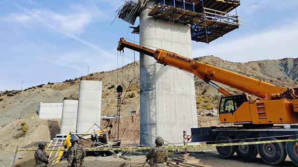 Viyadük inşaatında 4 işçinin öldüğü çökmeye ilişkin 10 sanık hakkındı 15'er yıla kadar hapis istemi