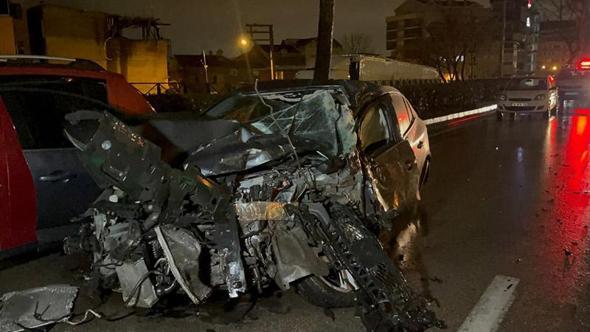 Bursa'da 3 aracın karıştığı zincirleme kaza: 3 yaralı